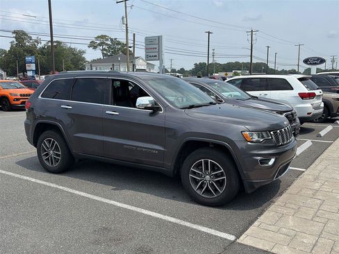 Used 2018 Jeep Grand Cherokee Limited AWD/4WD image 7