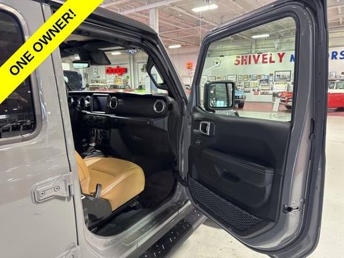 Used 2022 Jeep Wrangler Unlimited Rubicon 4xe w/ Cold Weather Group AWD/4WD image 42