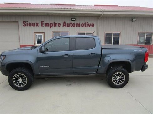 Used 2019 Chevrolet Colorado ZR2 image 2