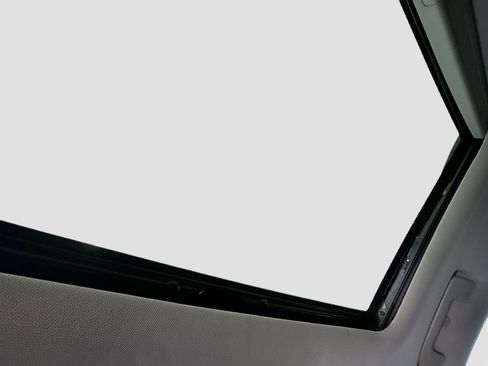 Used 2023 GMC Acadia SLT w/ Technology Package image 27