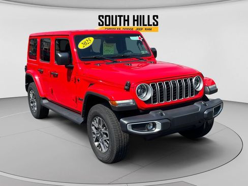 Used 2025 Jeep Wrangler Unlimited Sahara w/ Technology Group AWD/4WD image 7