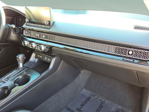 Used 2024 Honda Civic EX-L image 18