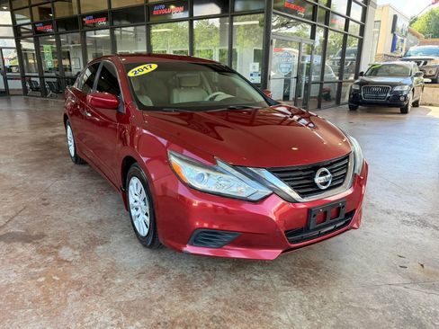 Used 2017 Nissan Altima 2.5 S w/ Power Driver Seat Package FWD image 1