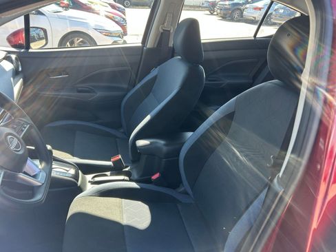 Used 2025 Nissan Versa SV image 34