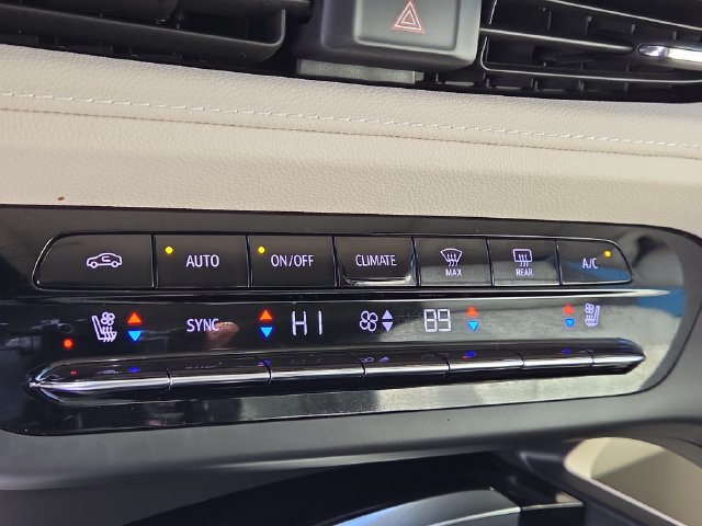 Used 2021 Buick Envision Avenir w/ Technology Package II AWD/4WD image 13