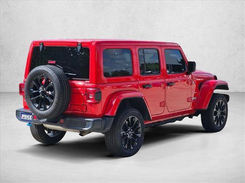 Used 2024 Jeep Wrangler Unlimited Sahara AWD/4WD image 5