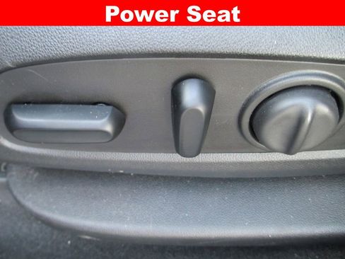 Used 2019 Chevrolet Blazer LT FWD image 22