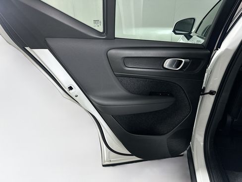 Used 2025 Volvo XC40 B5 Plus AWD/4WD image 27
