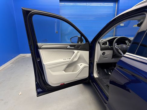 Used 2023 Volkswagen Tiguan SE image 10