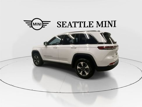 Used 2024 Jeep Grand Cherokee Limited 4xe AWD/4WD image 8