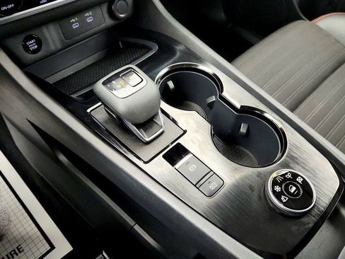 Used 2025 Nissan Rogue SV image 16