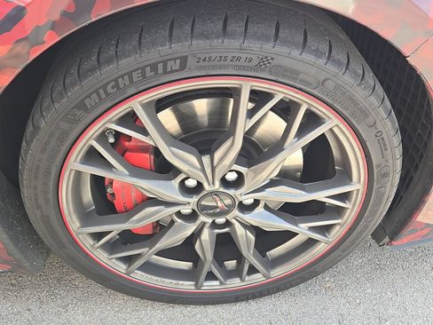 Used 2024 Chevrolet Corvette Stingray Preferred Cpe w/ Z51 Performance Package RWD image 5