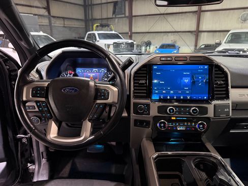 Used 2022 Ford F250 Lariat w/ Lariat Ultimate Package AWD/4WD image 29