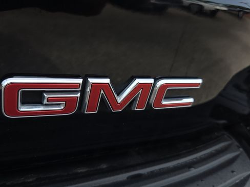 Used 2025 GMC Yukon Denali AWD/4WD image 32
