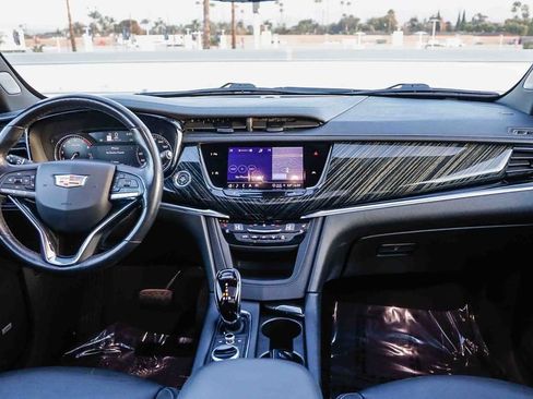 Used 2024 Cadillac XT6 Premium Luxury image 13