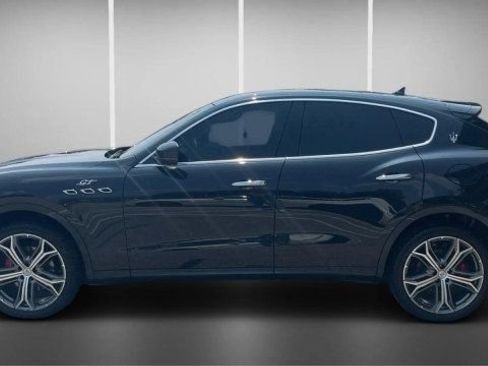 Used 2023 Maserati Levante GT AWD/4WD image 12