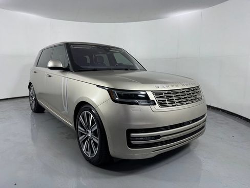 Used 2023 Land Rover Range Rover Long Wheelbase SE AWD/4WD image 3