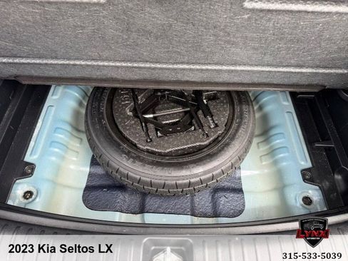 Used 2023 Kia Seltos LX AWD/4WD image 28