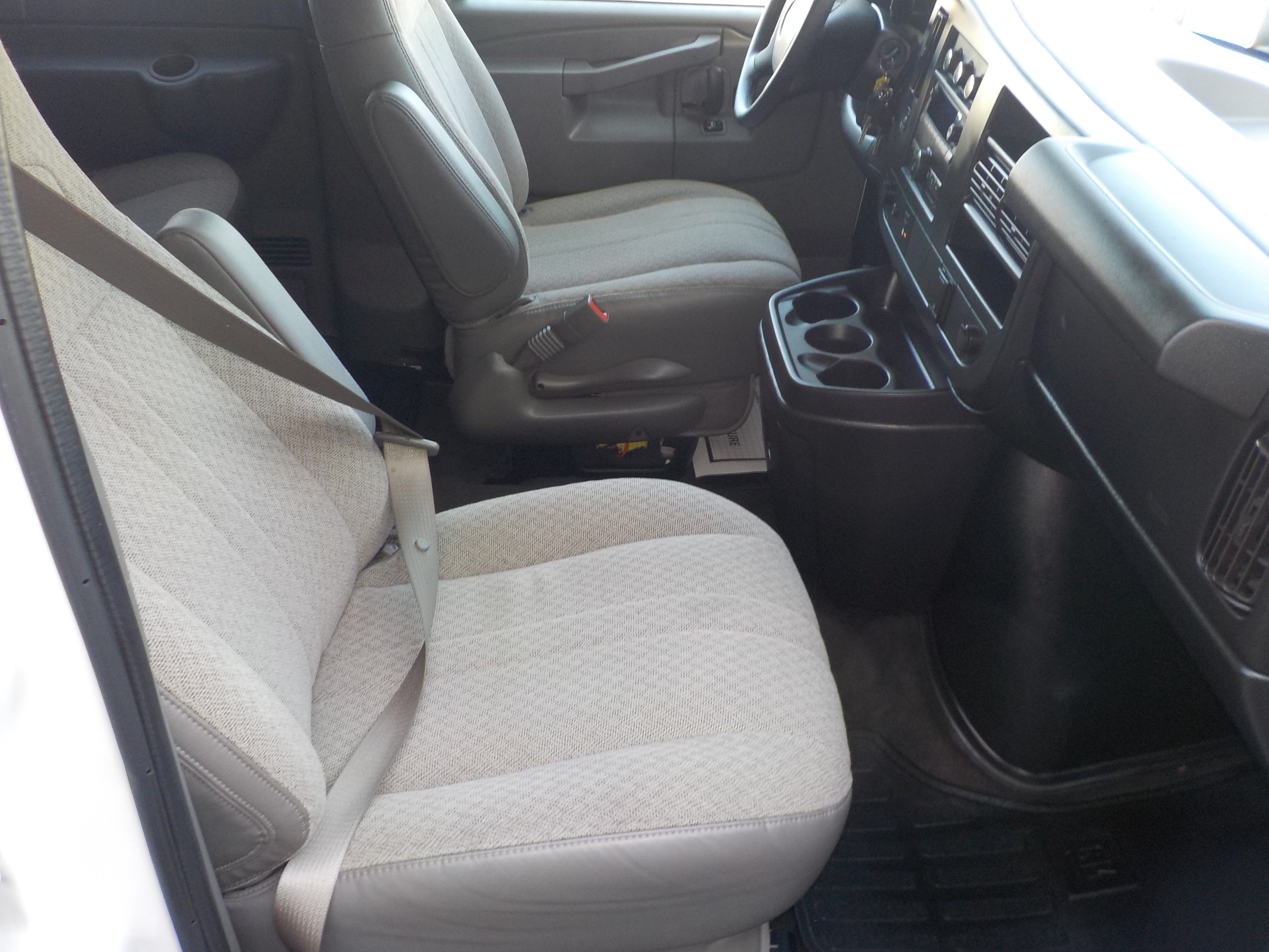 Used 2017 Chevrolet Express 3500 LT w/ LT Preferred Equipment Group RWD image 22