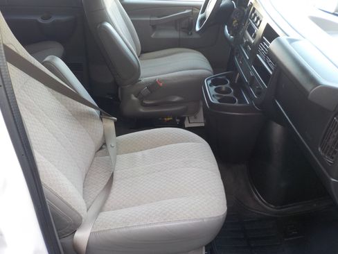 Used 2017 Chevrolet Express 3500 LT w/ LT Preferred Equipment Group RWD image 22