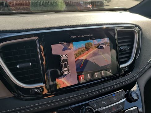 New 2026 Chrysler Pacifica Select image 18