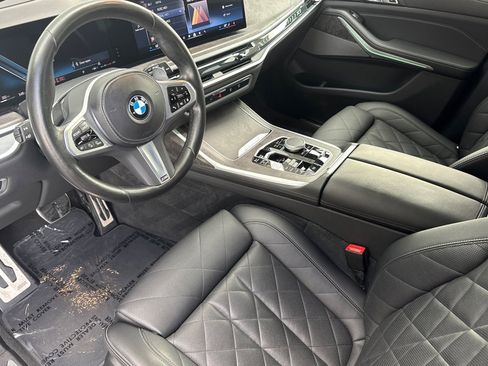 Used 2024 BMW X7 xDrive40i w/ M Sport Package image 9