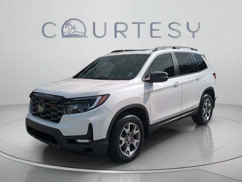 Certified 2023 Honda Passport TrailSport image 1