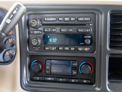 Used 2004 Chevrolet Silverado 3500 LT w/ Heavy-Duty Power Package image 23