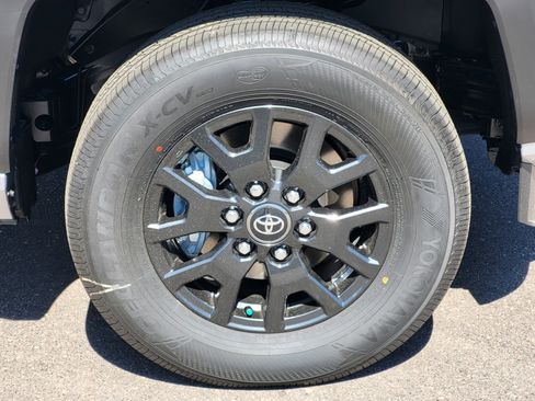 Certified 2026 Toyota 4Runner SR5 AWD/4WD image 8