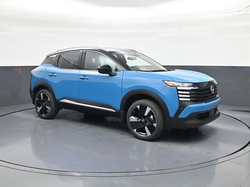 New 2026 Nissan Kicks SR w/ SR Premium Package FWD image 1