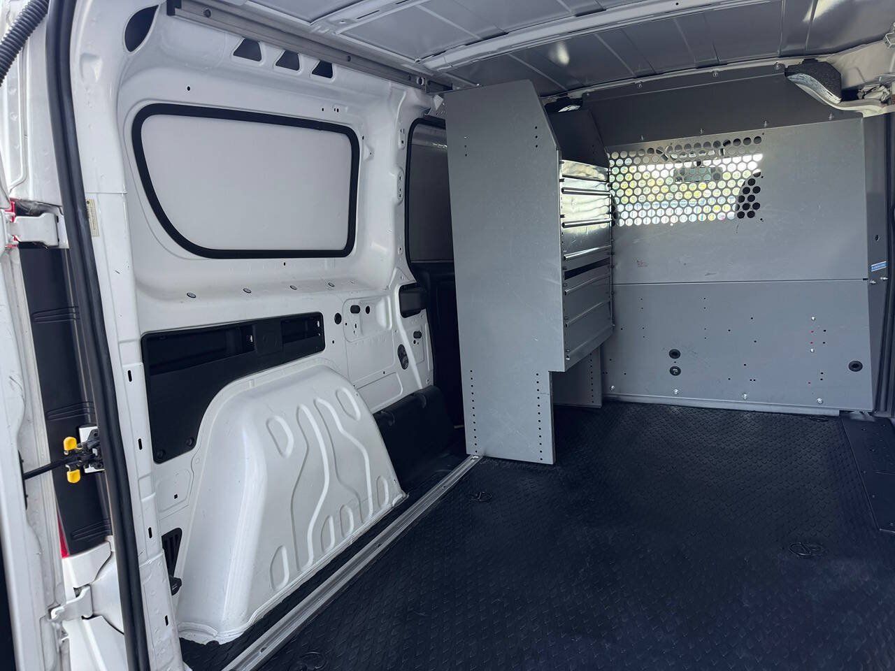 Used 2015 RAM ProMaster City Tradesman SLT w/ Rear Back-up Camera Group FWD image 9