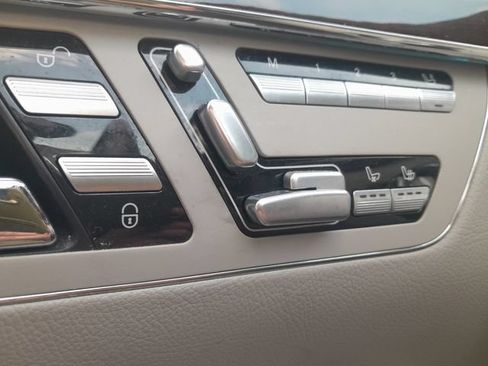 Used 2011 Mercedes-Benz S 550 image 8