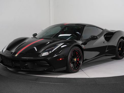 Used 2017 Ferrari 488 GTB RWD image 6