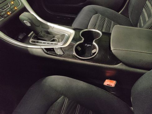 Used 2016 Ford Fusion SE FWD image 26