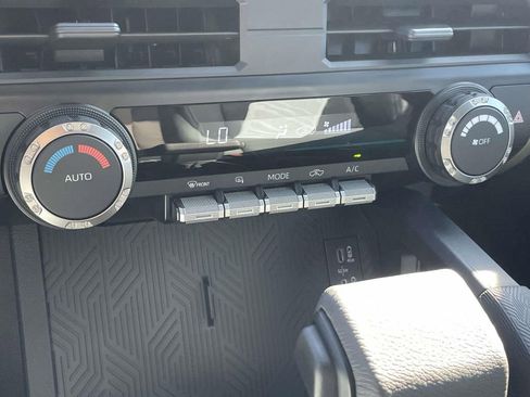 Used 2025 Toyota Tacoma TRD Sport AWD/4WD image 18
