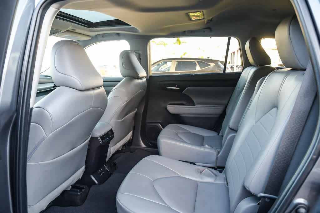 Certified 2023 Toyota Highlander XLE AWD/4WD image 20