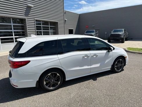 Used 2024 Honda Odyssey Elite image 4