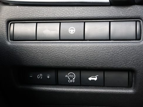 Used 2024 Nissan Rogue SV FWD image 24