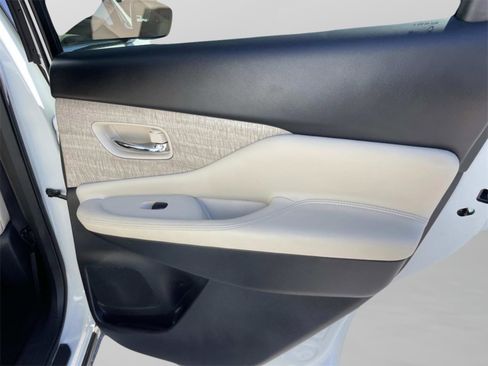 Used 2022 Nissan Murano SV image 22