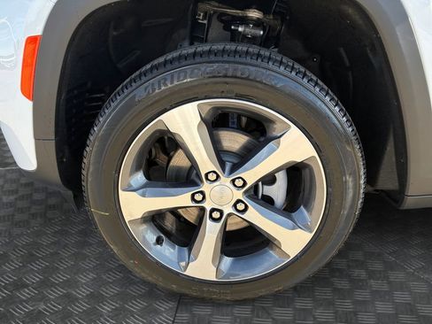 New 2026 Jeep Grand Cherokee Limited RWD image 23