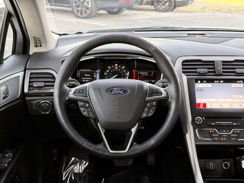 Used 2018 Ford Fusion SE w/ Equipment Group 602A FWD image 24