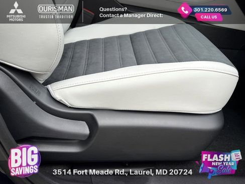 New 2025 Mitsubishi Outlander SE image 9