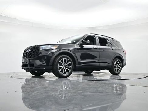 New 2026 Ford Explorer ST-Line w/ Premium Package RWD image 37