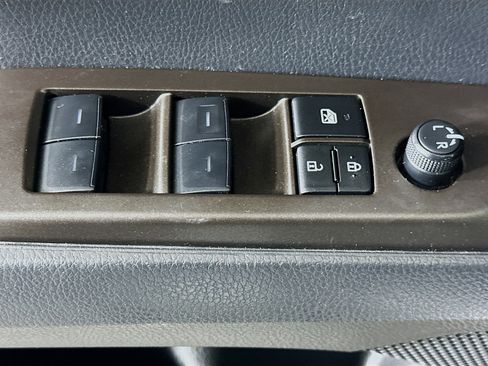 Used 2023 Toyota Camry SE image 15