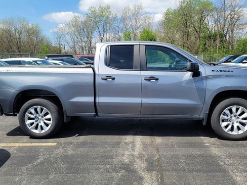 Used 2020 Chevrolet Silverado 1500 Custom w/ Custom Value Package AWD/4WD image 7