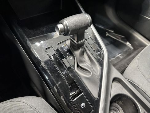 Used 2024 Kia Niro LX FWD image 23