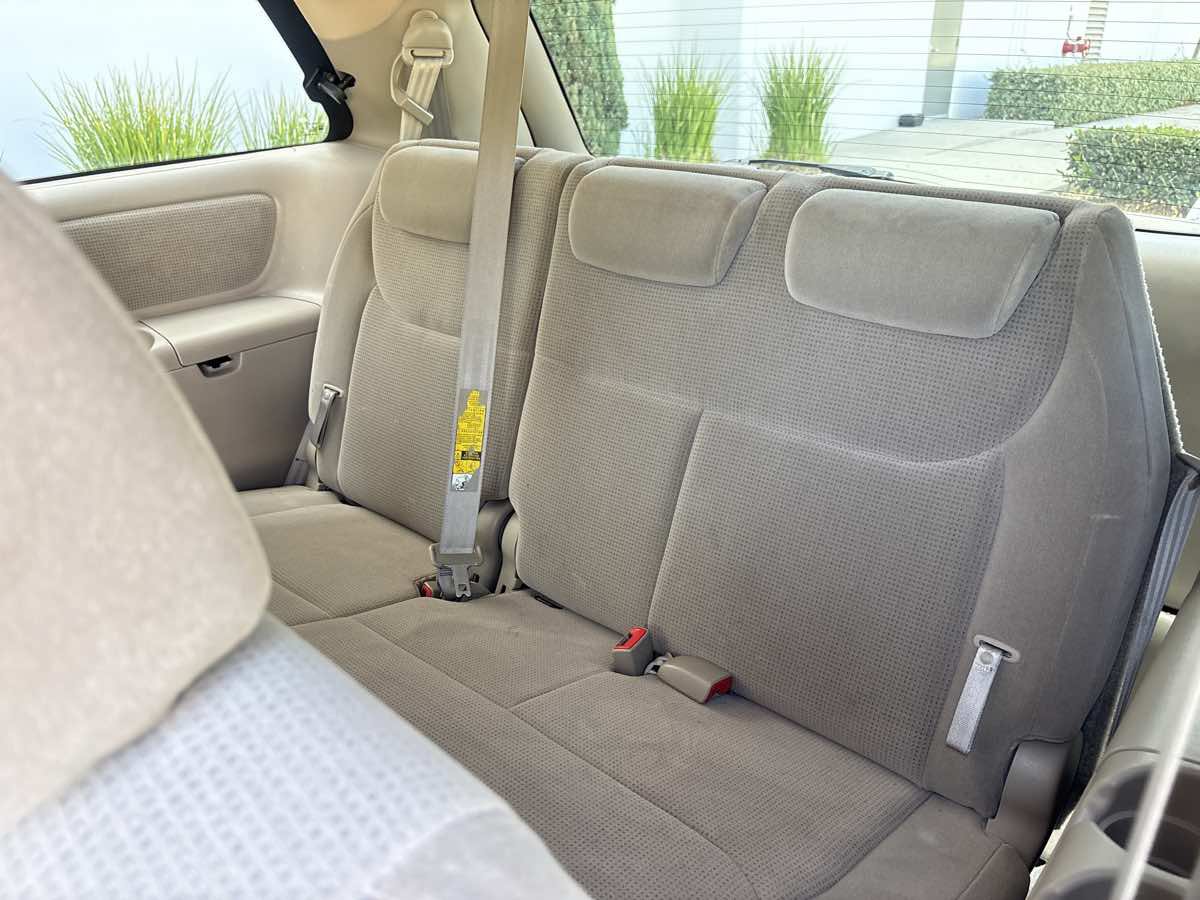 Used 2005 Toyota Sienna LE w/ LE Pkg 1 FWD image 10