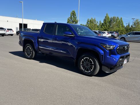 Used 2025 Toyota Tacoma TRD Sport w/ TRD Sport Premium Package AWD/4WD image 7