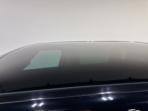 Used 2018 Land Rover Range Rover Sport SE image 10