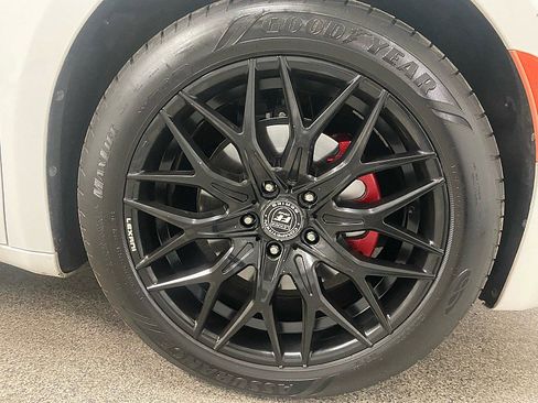 Used 2017 Chrysler Pacifica Limited image 24